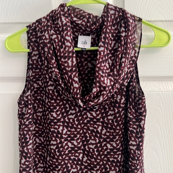 Cabi Venus Cowl Neck Sleeveless Chiffon Geometric Blouse - Picture 3 of 9